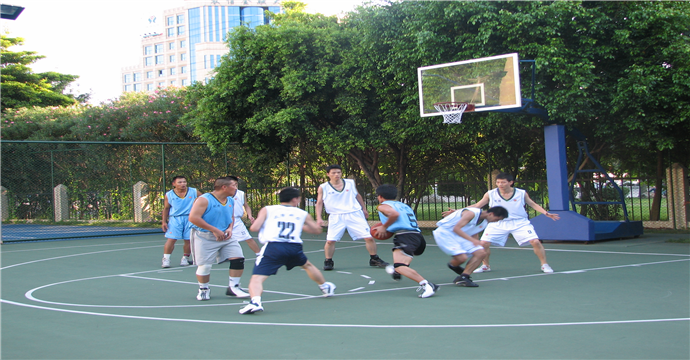 “优特杯”篮球赛再战2006